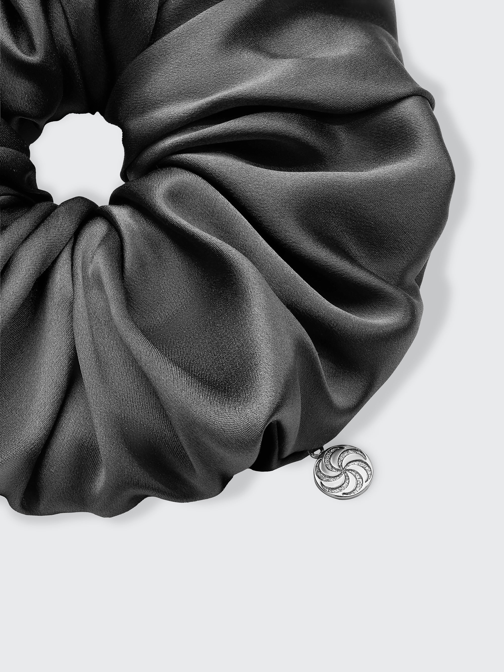 Oversized silk scrunchie in Dark Gray - Fabric detail - CONTOUROSE