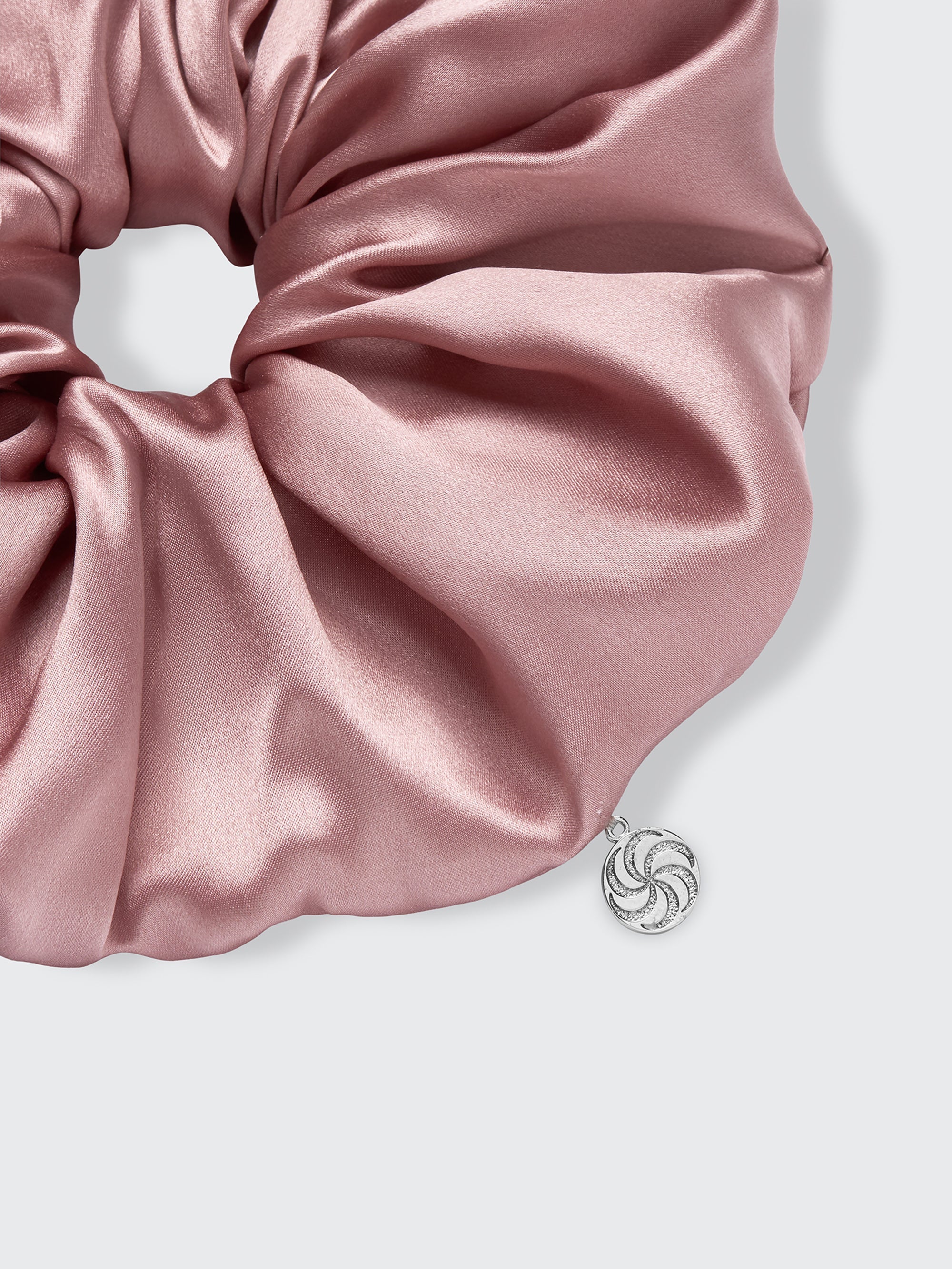 Oversized silk scrunchie in Dusty Pink - Fabric detail - CONTOUROSE