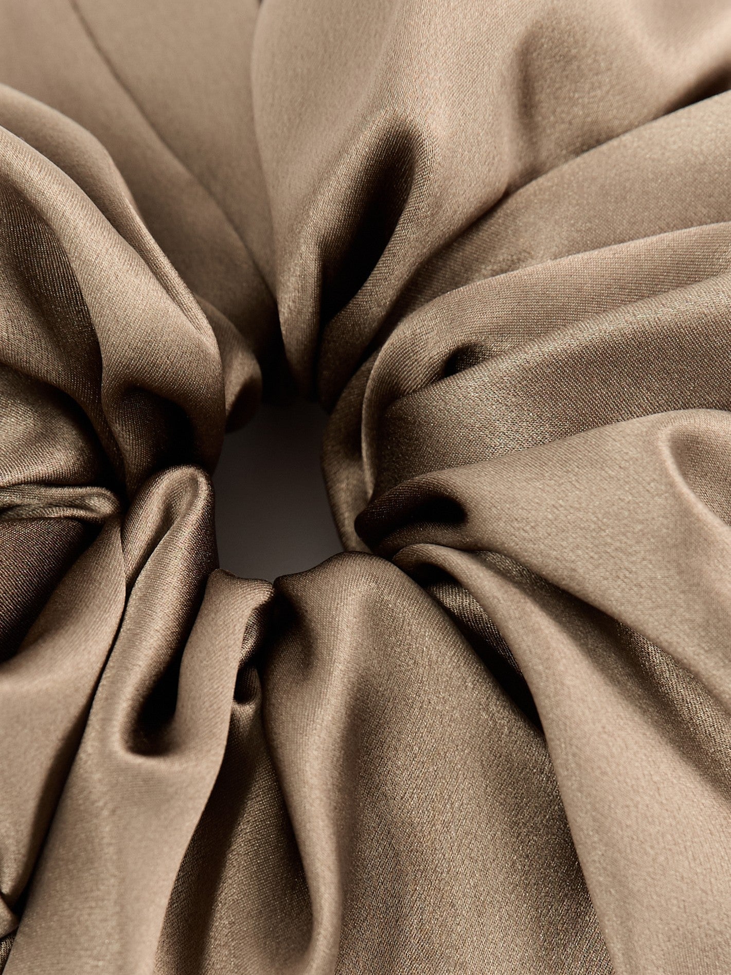Oversized silk scrunchie in Taupe - packshot, zoom in - CONTOUROSE
