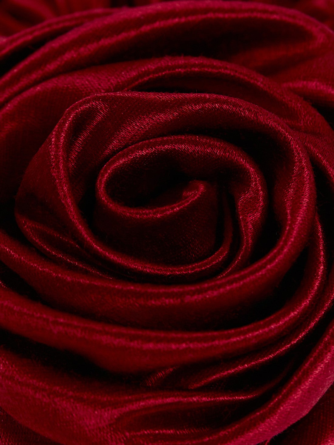 Rose scrunchie in Cherry Red - Fabric detail - CONTOUROSE