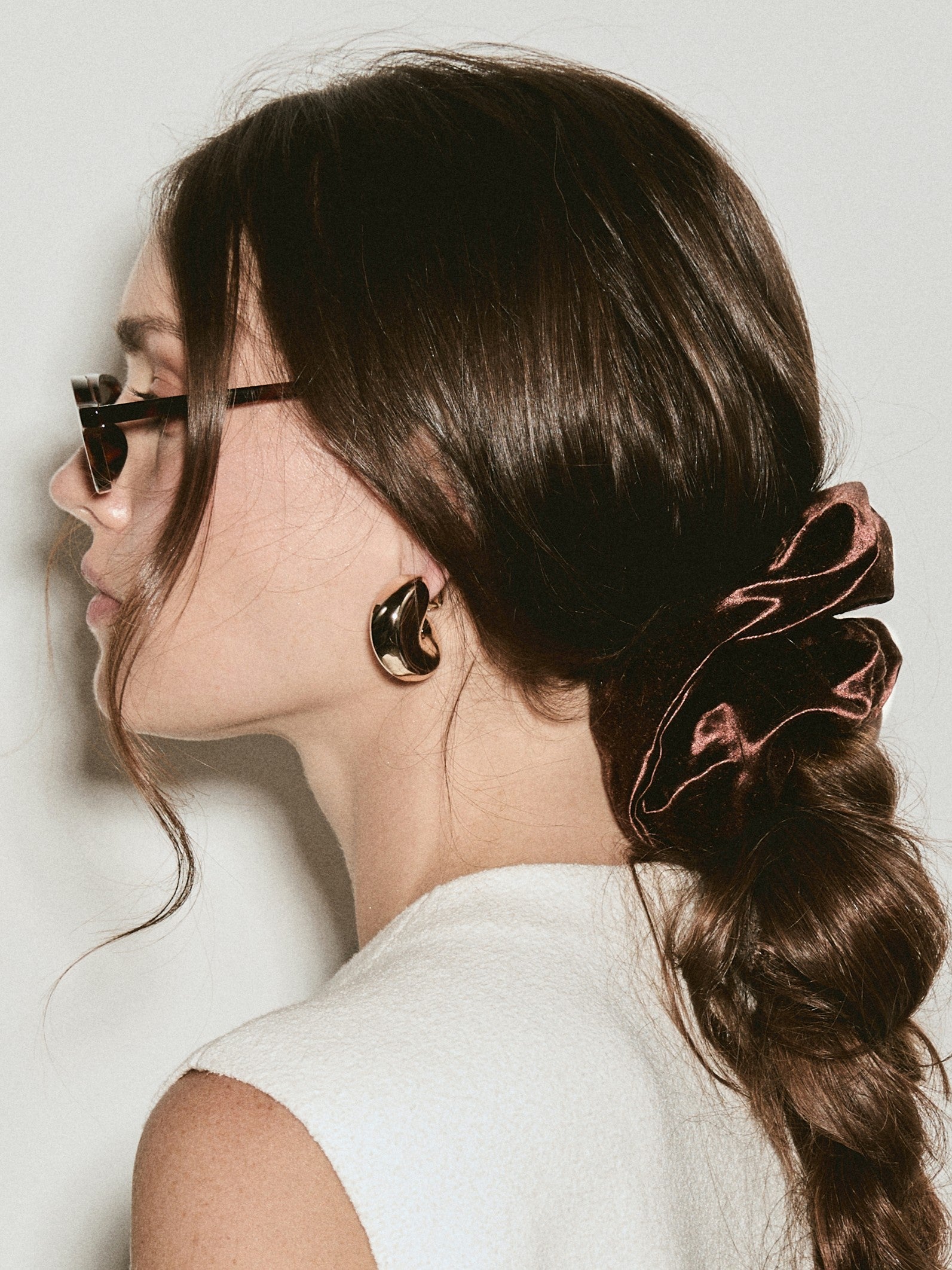 Oversized hemp scrunchie in Chocolate Brown - on-model, profile - CONTOUROSE