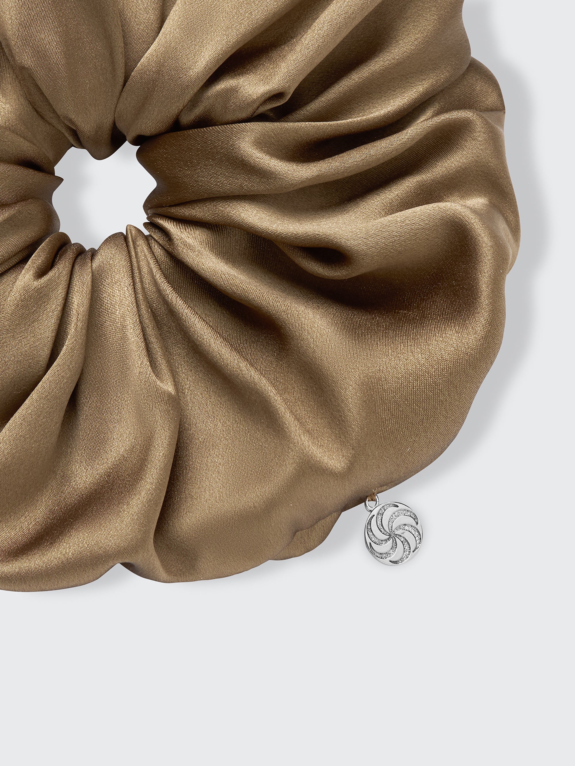 Oversized silk scrunchie in Taupe - Fabric detail - CONTOUROSE