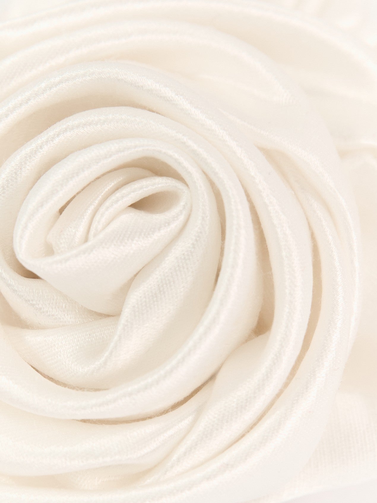 Rose scrunchie in Ivory - Fabric detail - CONTOUROSE