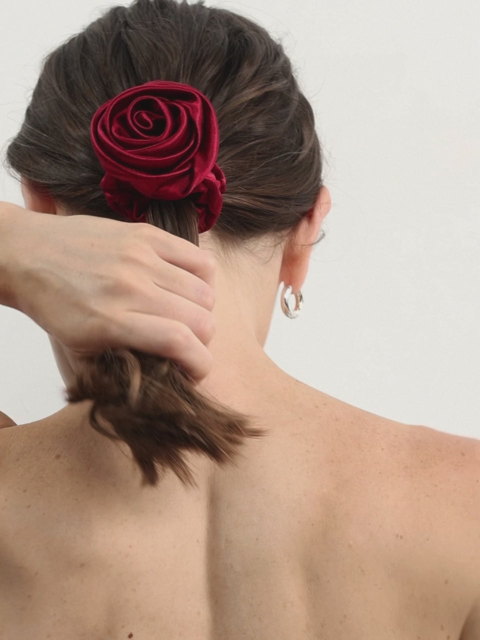 Rose scrunchie in Cherry Red - product video - CONTOUROSE