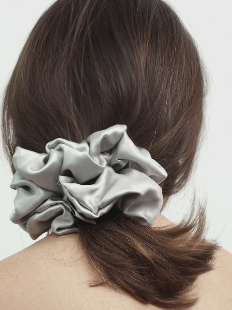 Oversized silk scrunchie in Silver Gray - product video - CONTOUROSE