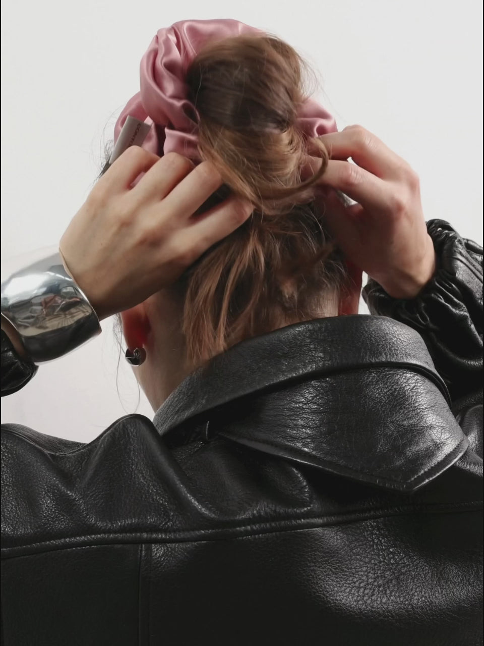 Oversized silk scrunchie in Dusty Pink - product video - CONTOUROSE